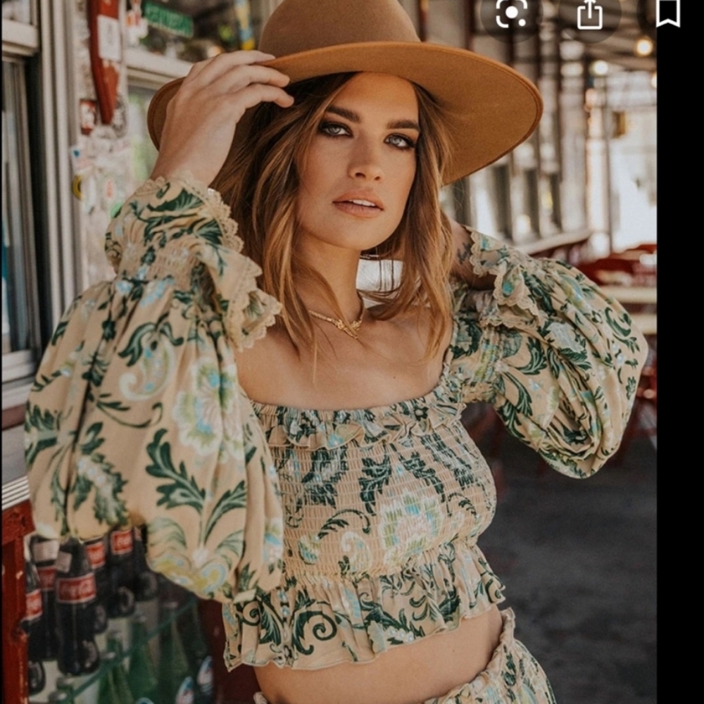 Spell & The Gypsy green crop top Medium